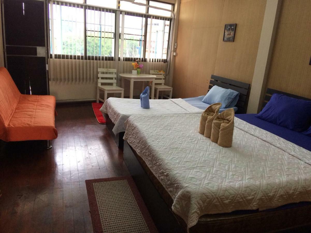 Changphuakgate Guesthouse Chiang Mai Extérieur photo